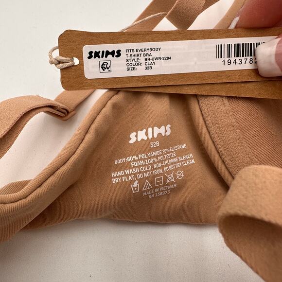 Skims Fits Everybody T-Shirt Bra Clay New with tags Size 32B - Picture 3 of 4